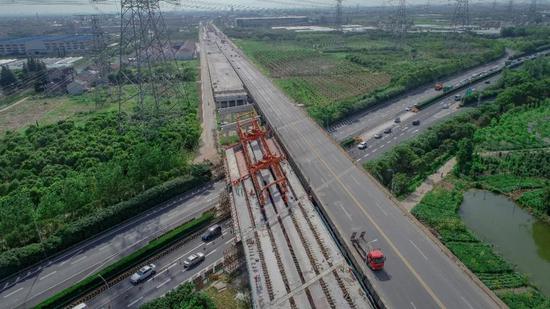 大叶公路S2跨线桥近景